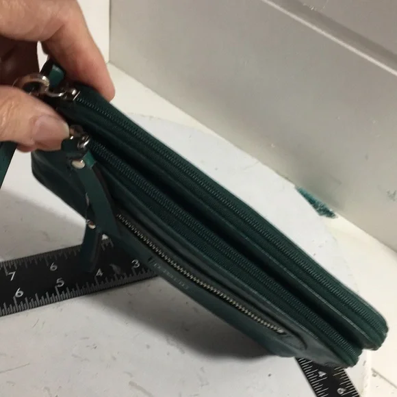 Coach Green Leather Wristlet - Picture 6 of 7
